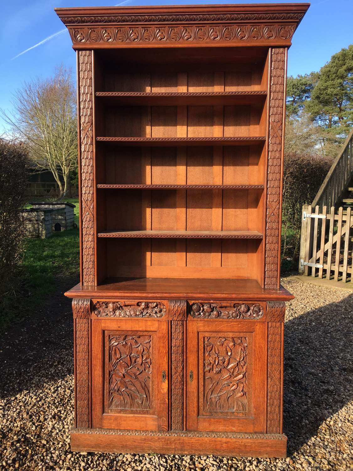 LARGE QUALITY 19TH CENTURY OAK CARVED BOOKCASE