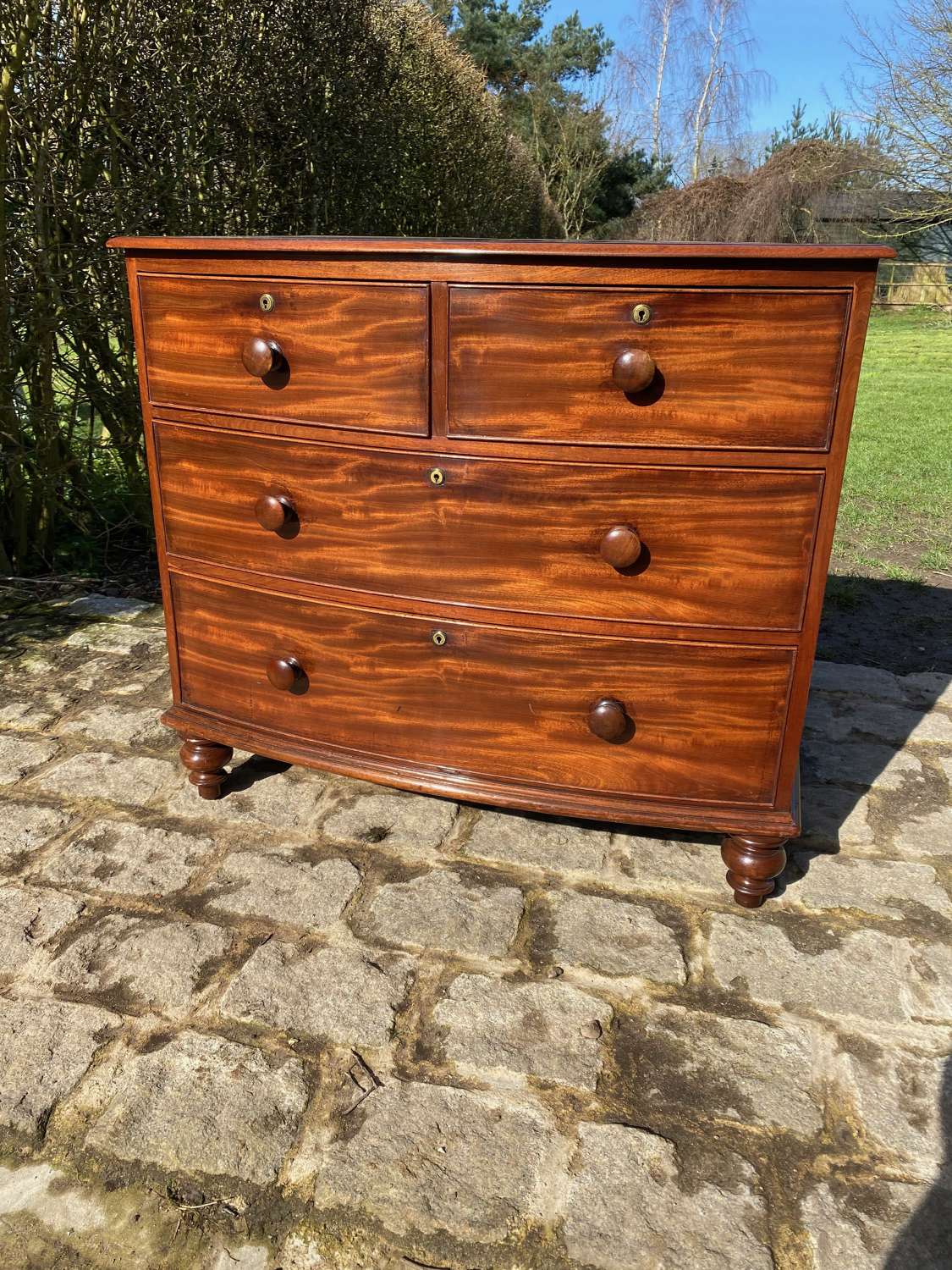 19TH CENTURY SMALL PROPORTION MAHOGANY DRAWERS