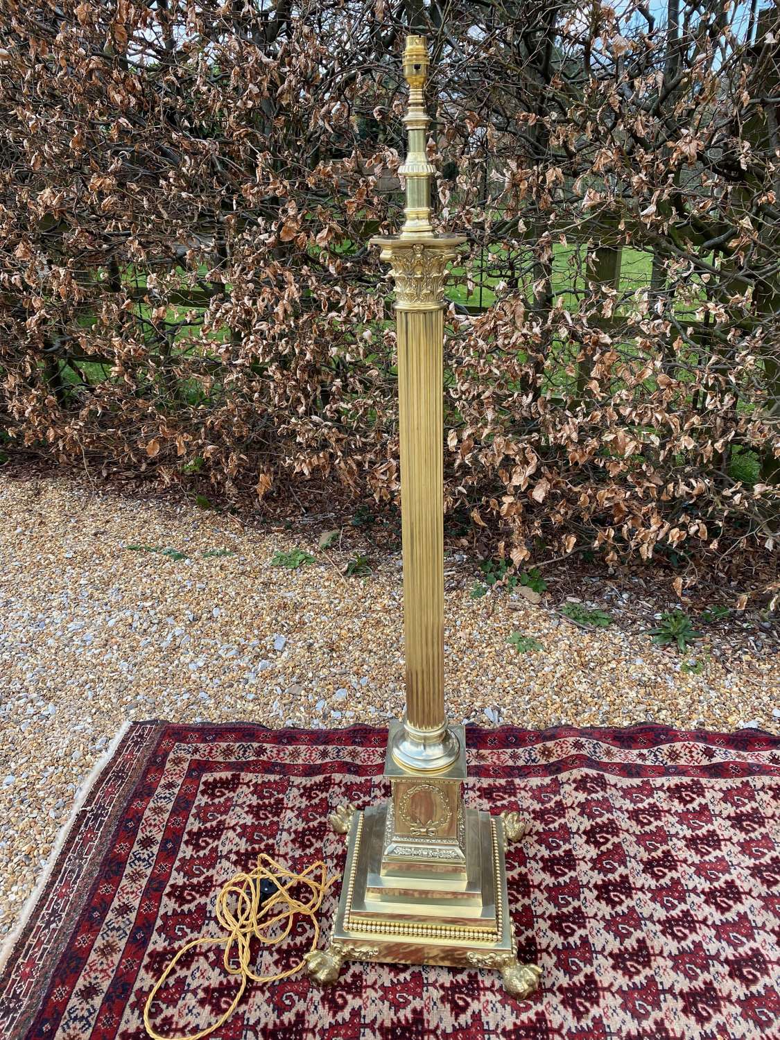 Superb Quality Victorian Corinthian Column Adjustable Brass Lamp